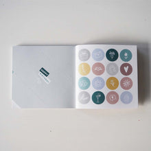 Lade das Bild in den Galerie-Viewer, GUTSCHEINHEFT &quot;collect moments not things&quot;
